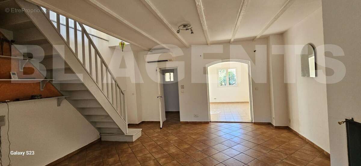 4 - Maison à SAINT-JULIEN