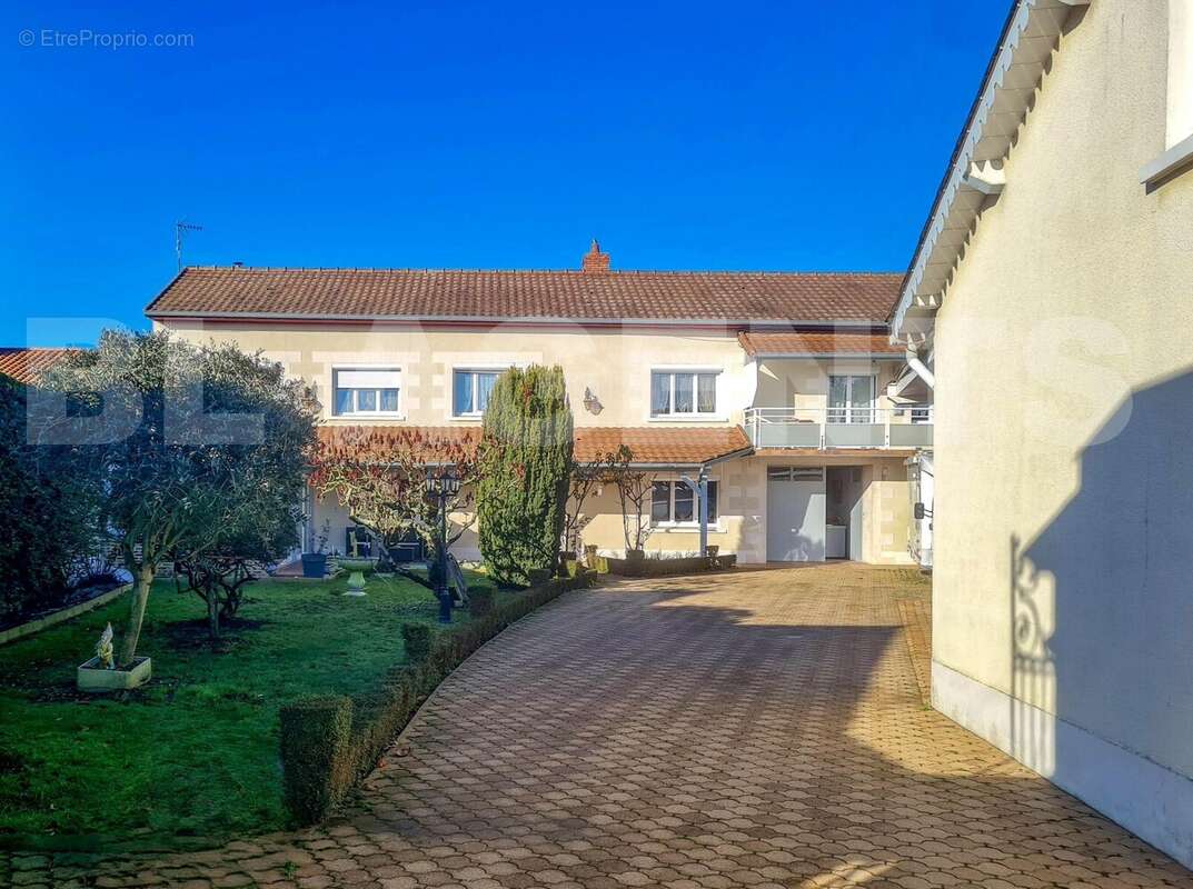 3 - Lionel MARC - BL Agents (2) - Maison à POUANT