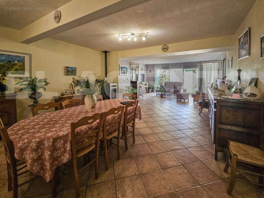 7 - Maison à POUANT