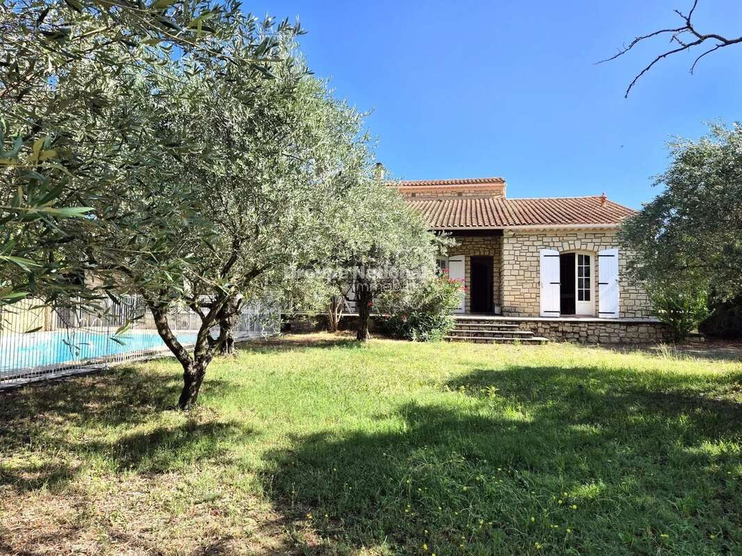 Maison à PERNES-LES-FONTAINES