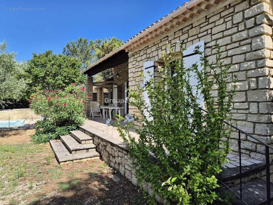 Maison à PERNES-LES-FONTAINES