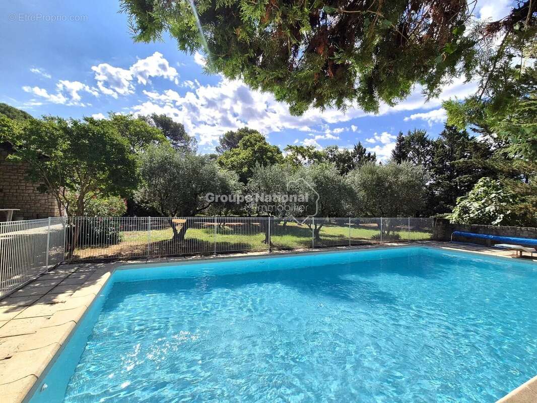 Maison à PERNES-LES-FONTAINES