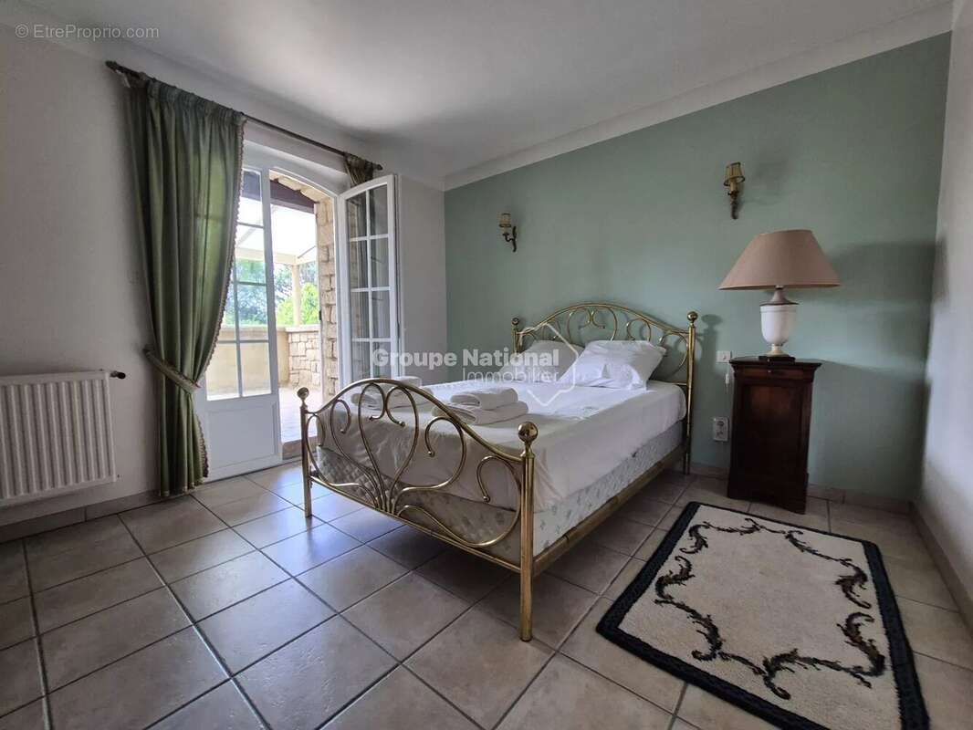 Maison à PERNES-LES-FONTAINES