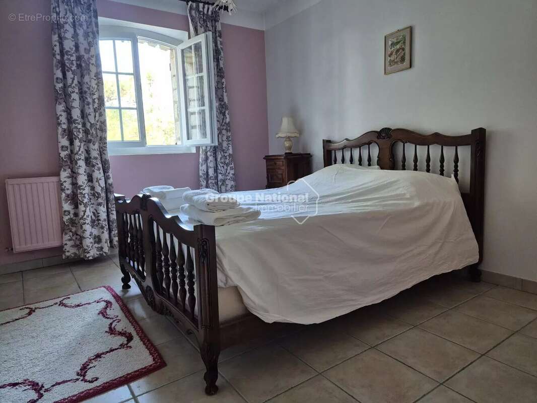 Maison à PERNES-LES-FONTAINES