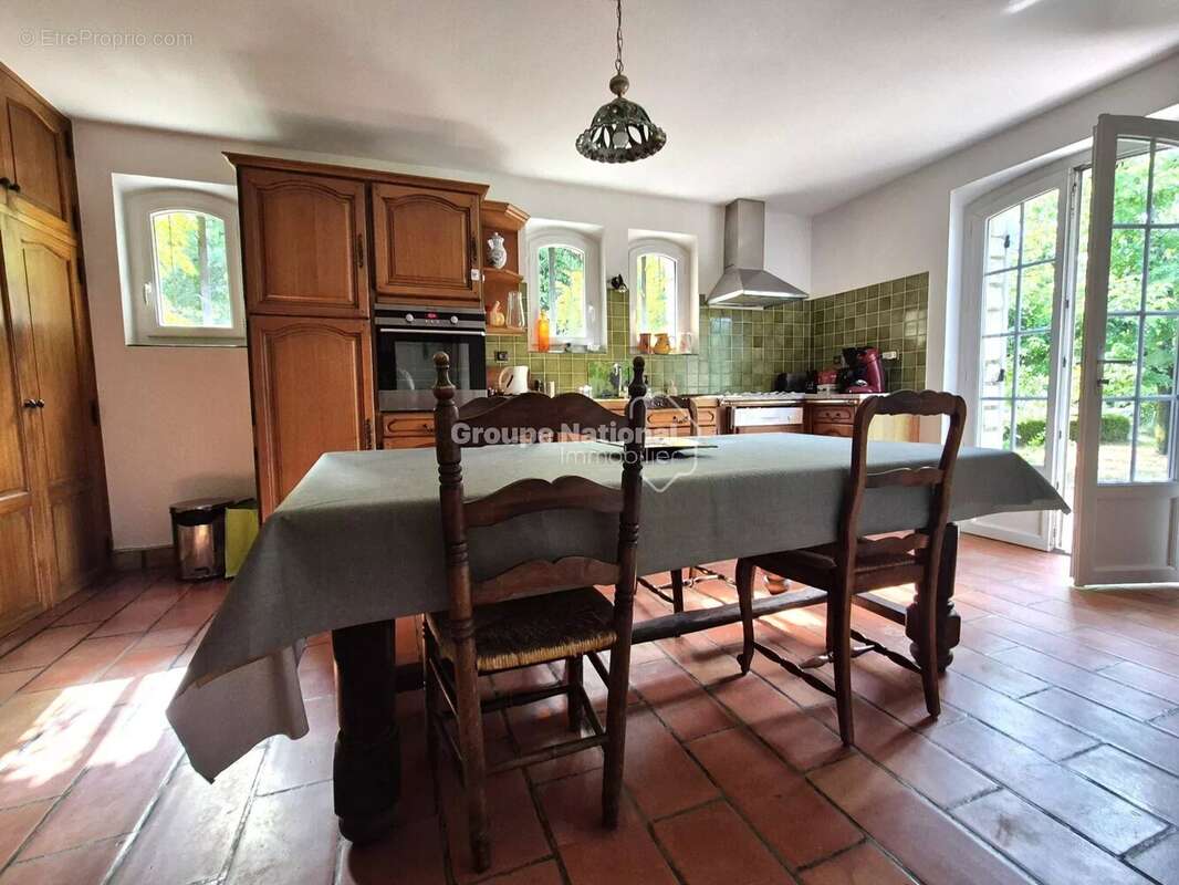 Maison à PERNES-LES-FONTAINES