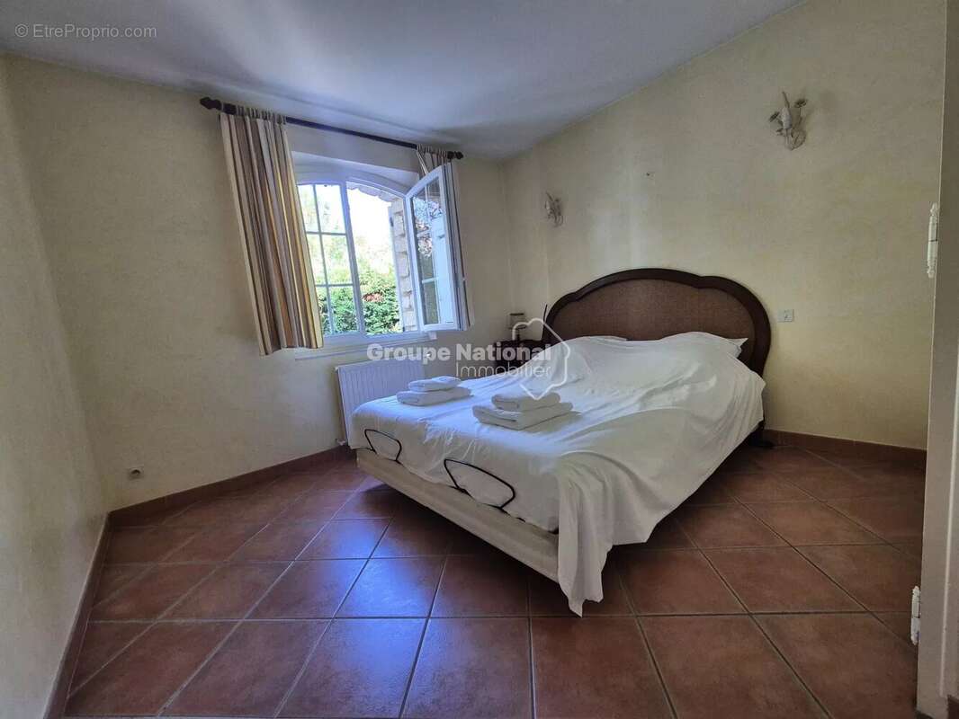 Maison à PERNES-LES-FONTAINES