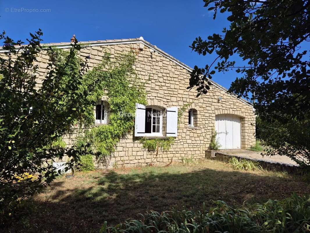 Maison à PERNES-LES-FONTAINES