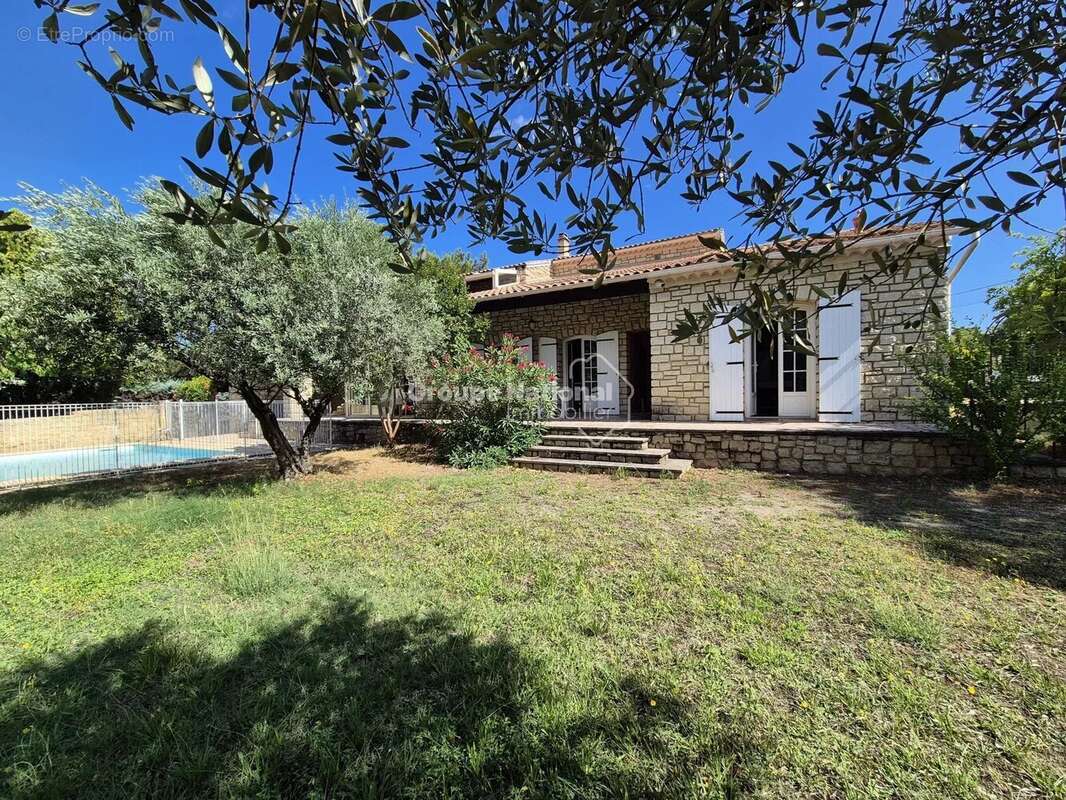 Maison à PERNES-LES-FONTAINES