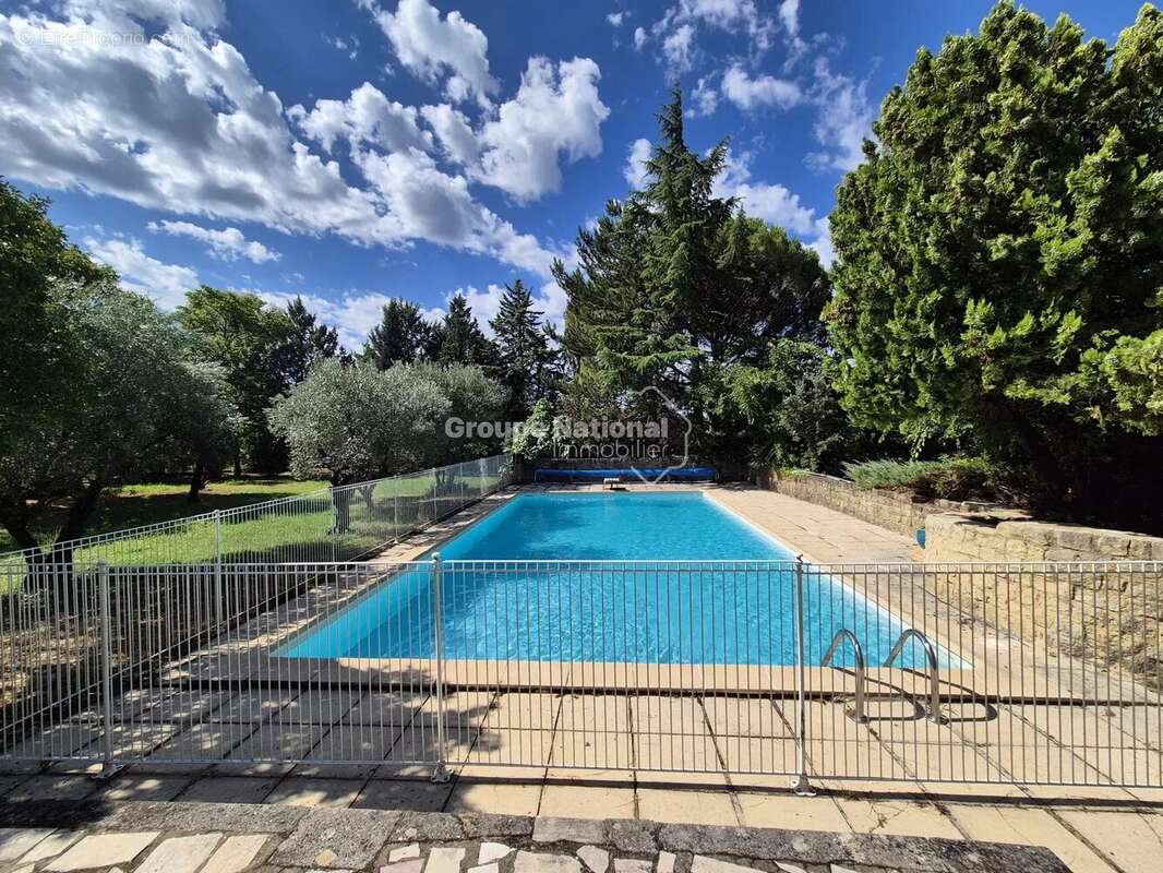 Maison à PERNES-LES-FONTAINES