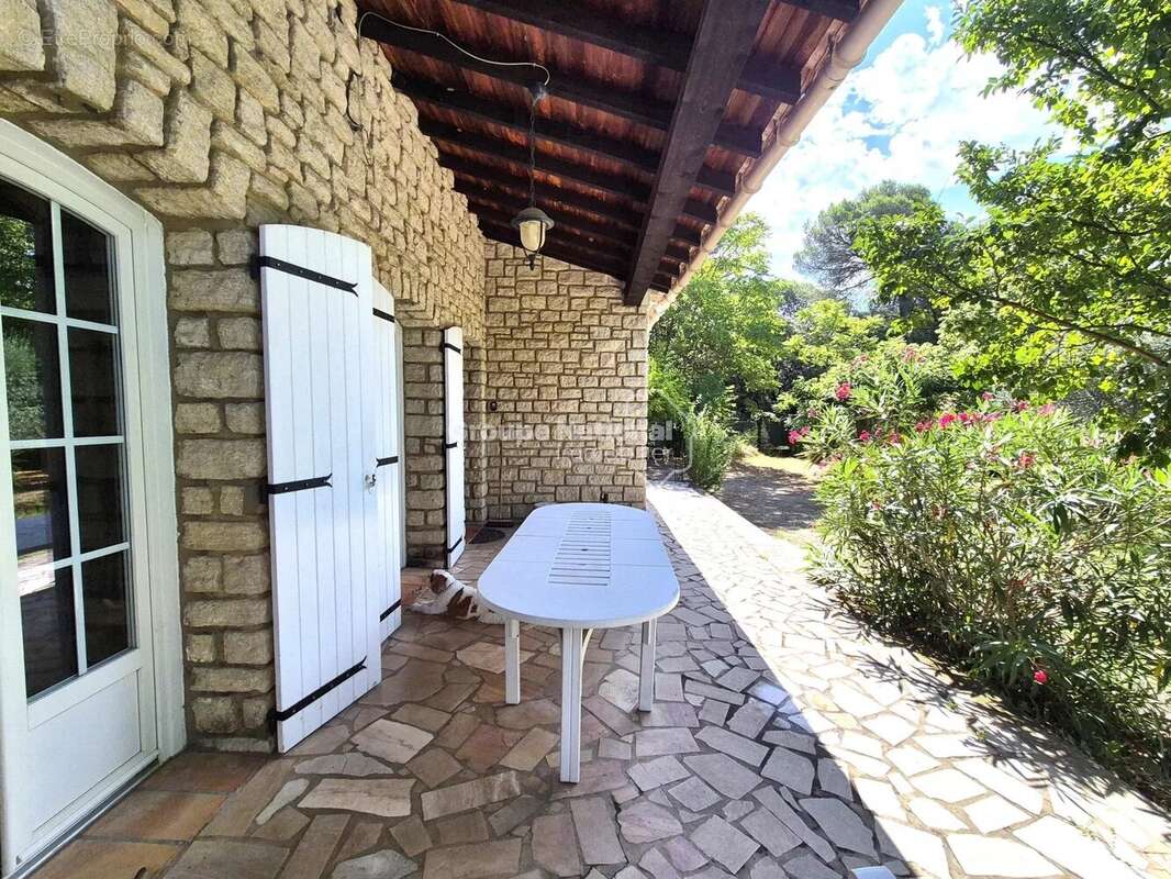 Maison à PERNES-LES-FONTAINES