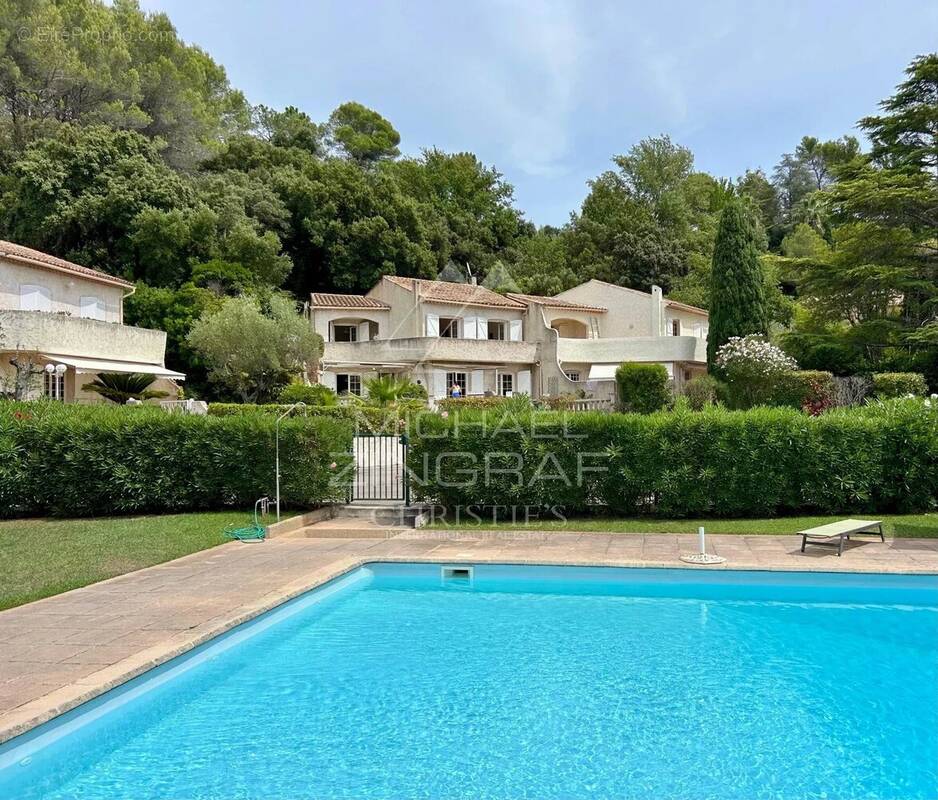 Maison à MANDELIEU-LA-NAPOULE