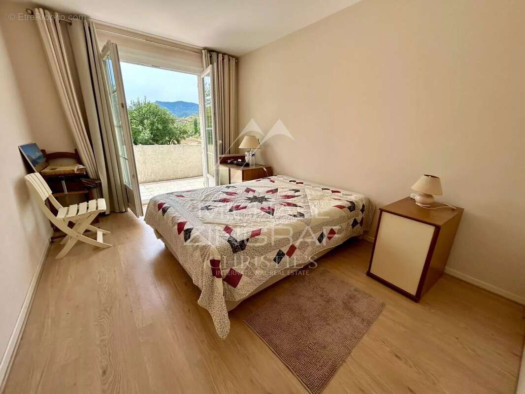 Maison à MANDELIEU-LA-NAPOULE