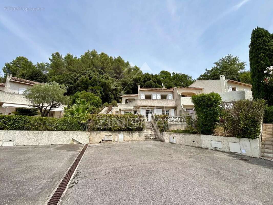 Maison à MANDELIEU-LA-NAPOULE