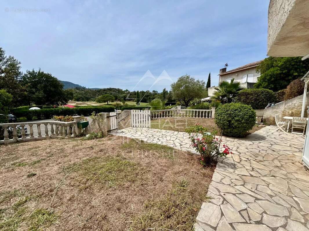 Maison à MANDELIEU-LA-NAPOULE