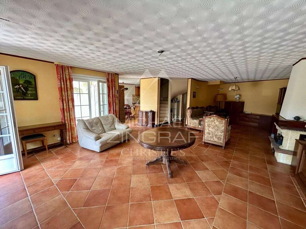 Maison à MANDELIEU-LA-NAPOULE