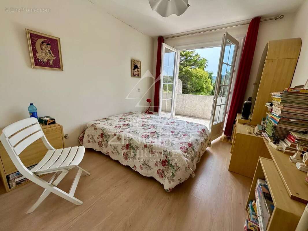 Maison à MANDELIEU-LA-NAPOULE