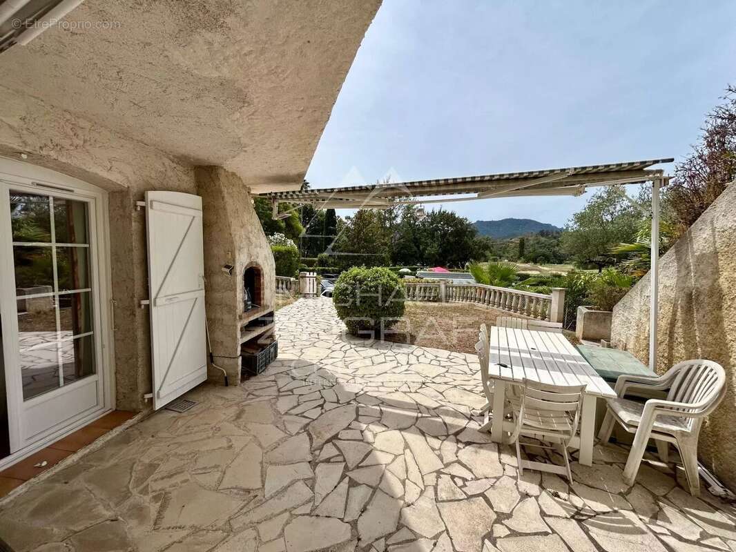 Maison à MANDELIEU-LA-NAPOULE