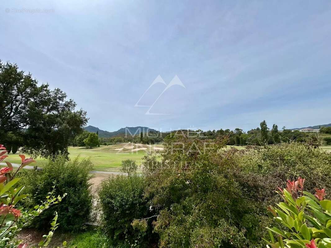 Maison à MANDELIEU-LA-NAPOULE