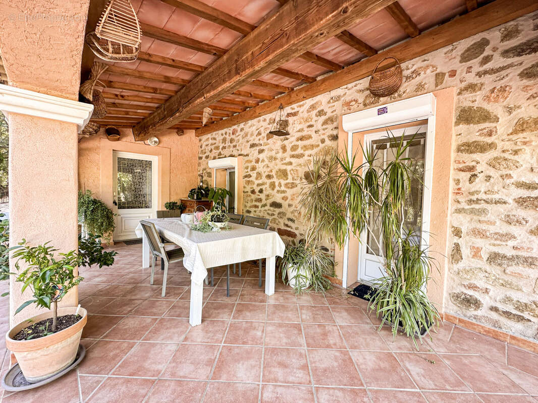 Maison à COLLOBRIERES