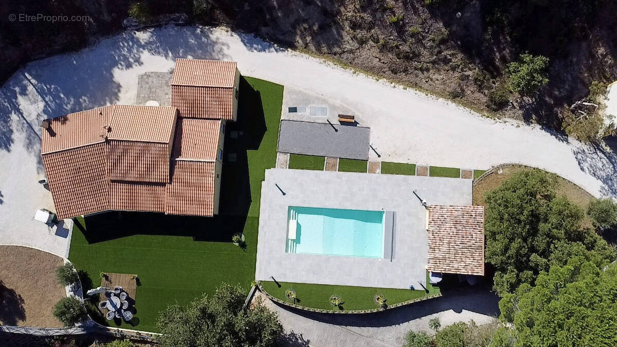 Maison à COLLOBRIERES