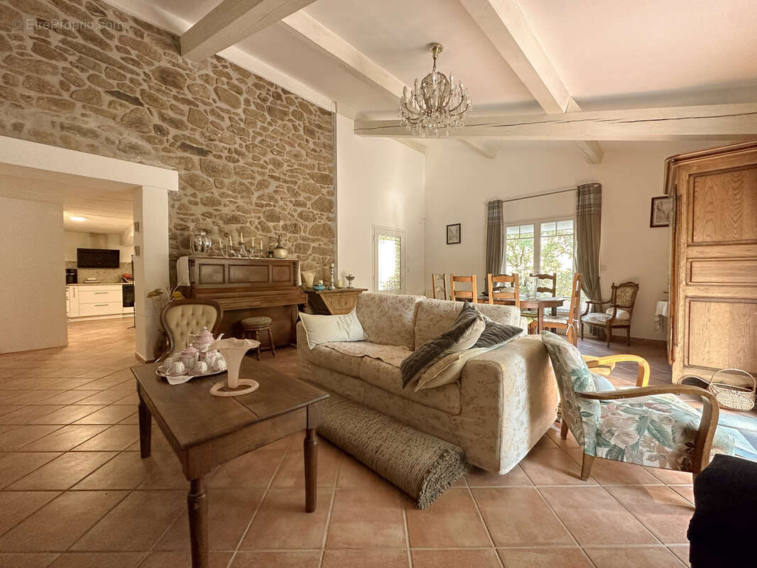 Maison à COLLOBRIERES