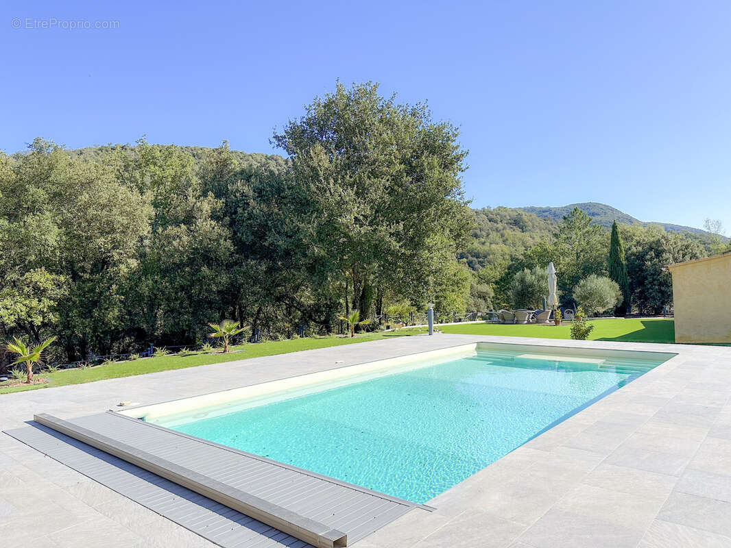 Maison à COLLOBRIERES