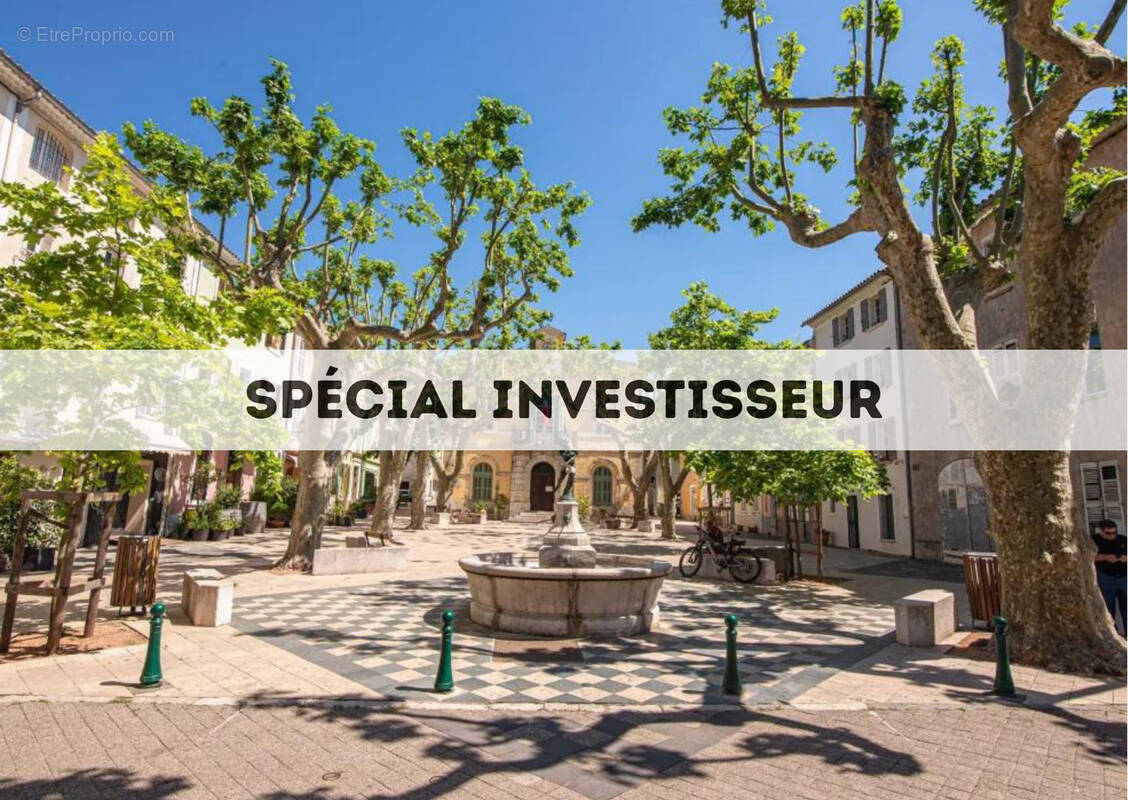 Appartement à COLLOBRIERES