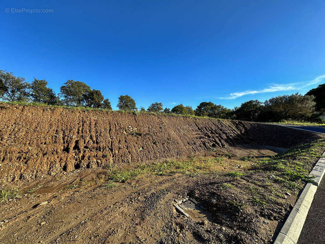 Terrain à PIERREFEU-DU-VAR