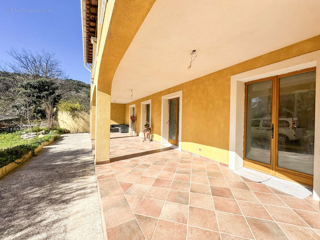 Maison à COLLOBRIERES