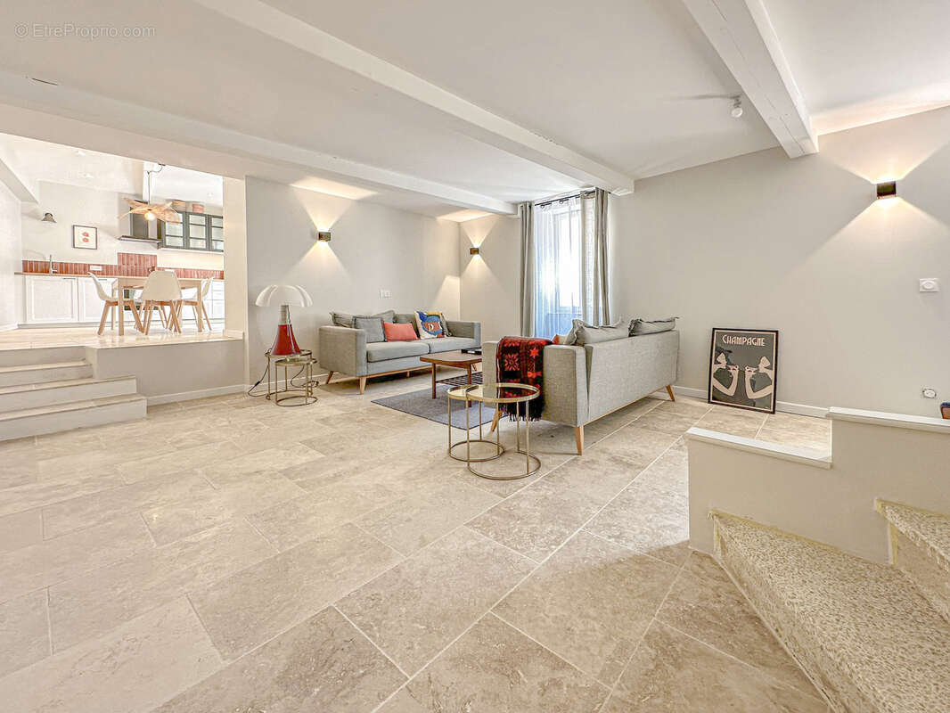 Maison à COLLOBRIERES