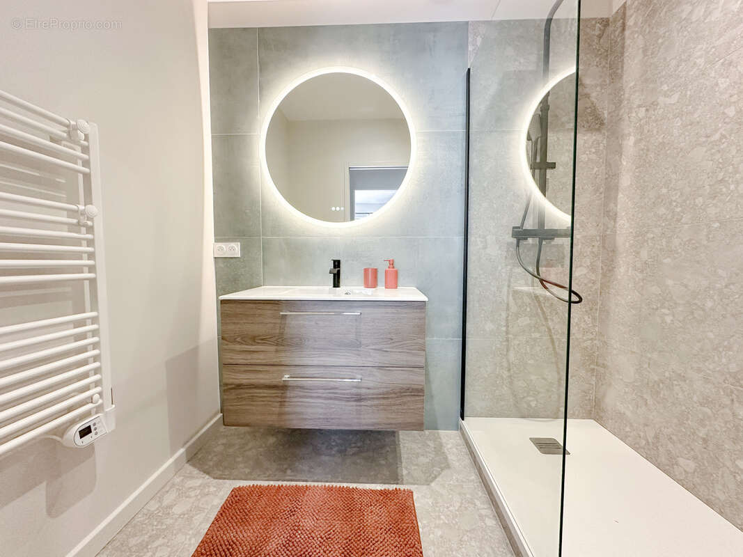 Maison à COLLOBRIERES