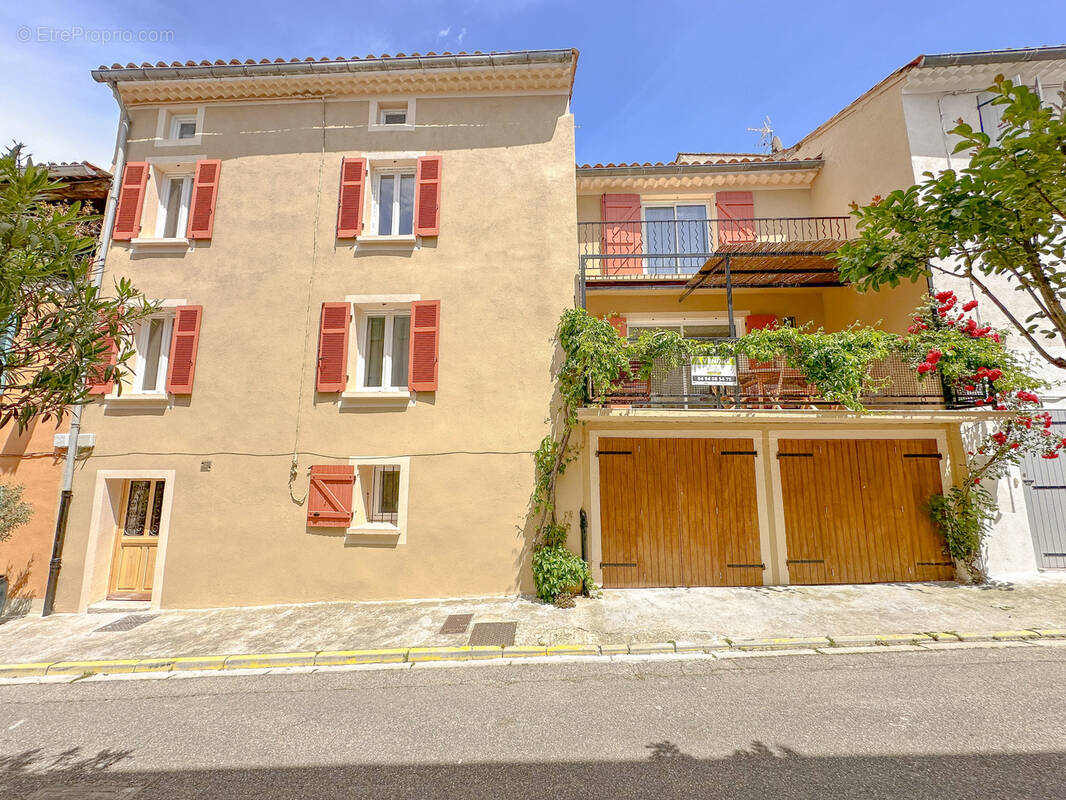 Maison à COLLOBRIERES