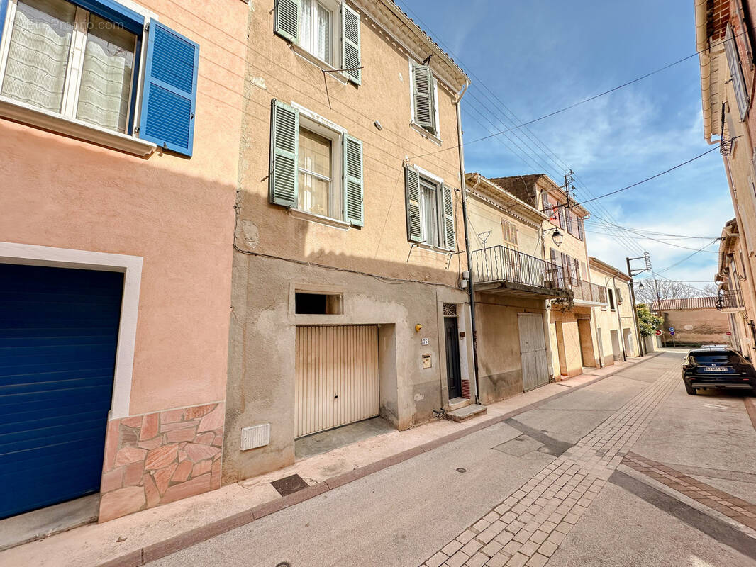 Maison à PUGET-VILLE