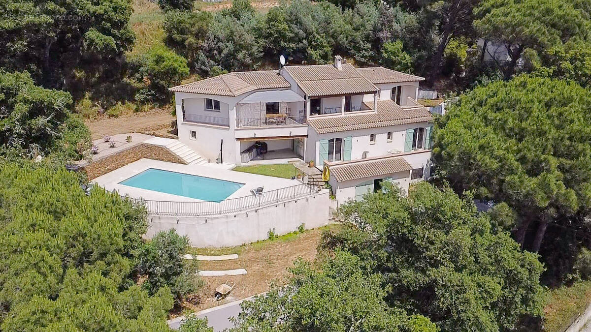 Maison à COLLOBRIERES