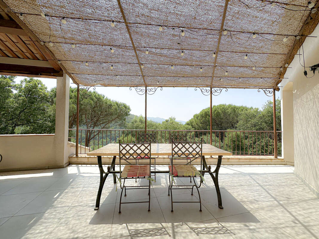 Maison à COLLOBRIERES