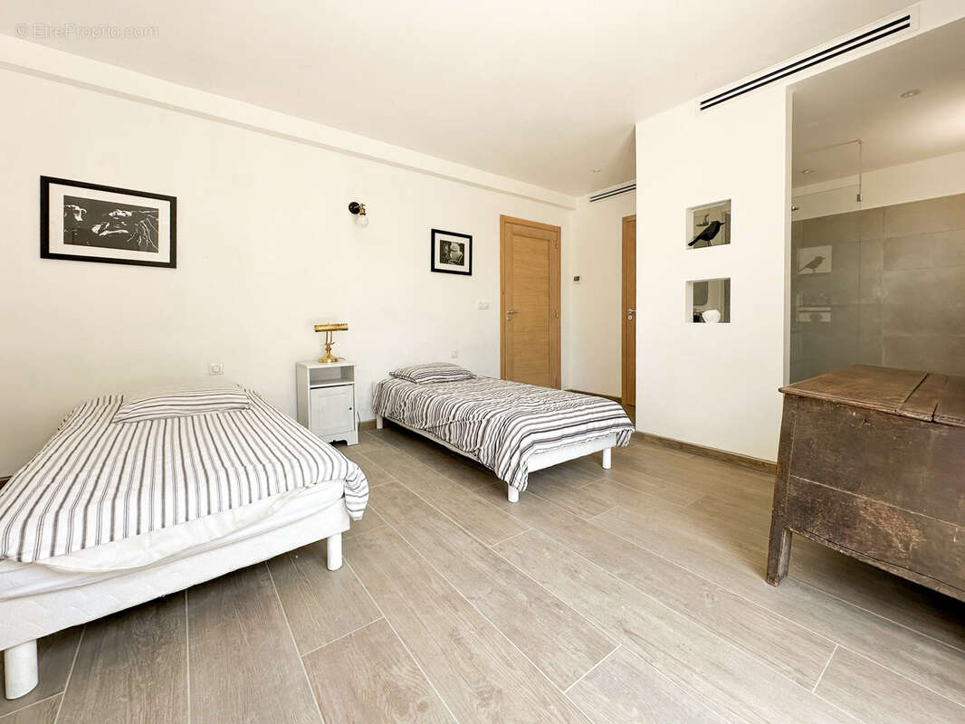 Maison à COLLOBRIERES