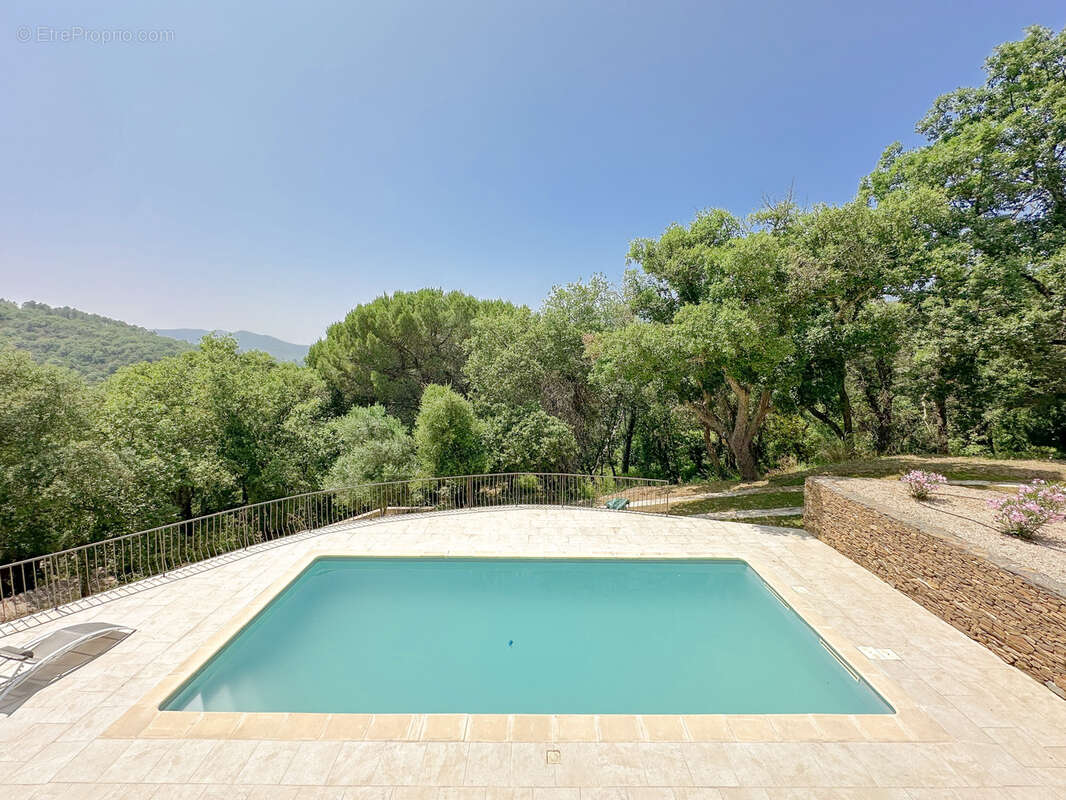 Maison à COLLOBRIERES