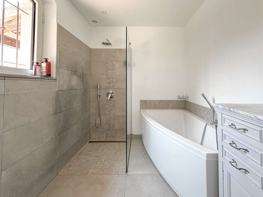 Maison à COLLOBRIERES