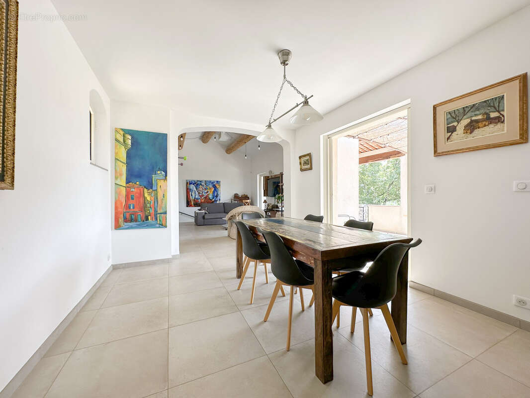 Maison à COLLOBRIERES