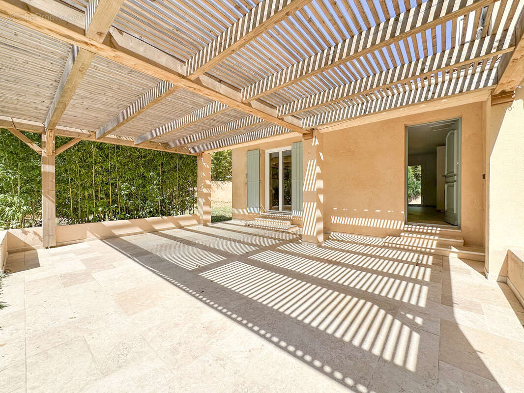 Maison à COLLOBRIERES