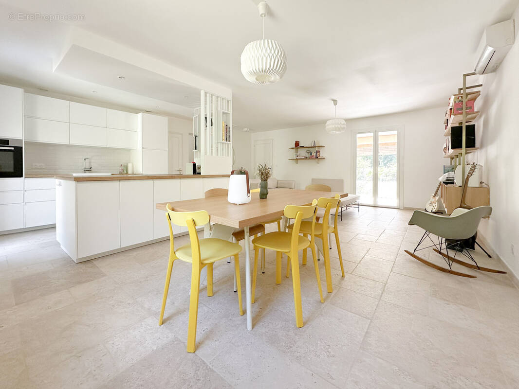 Maison à COLLOBRIERES