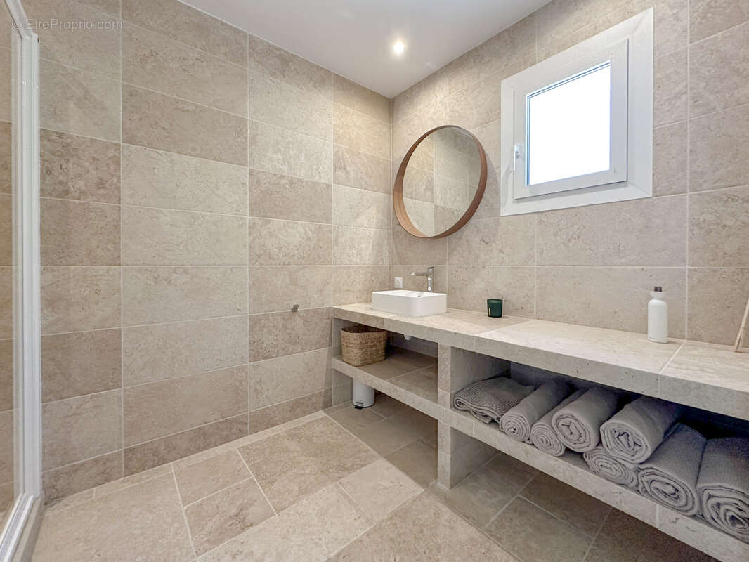 Maison à COLLOBRIERES