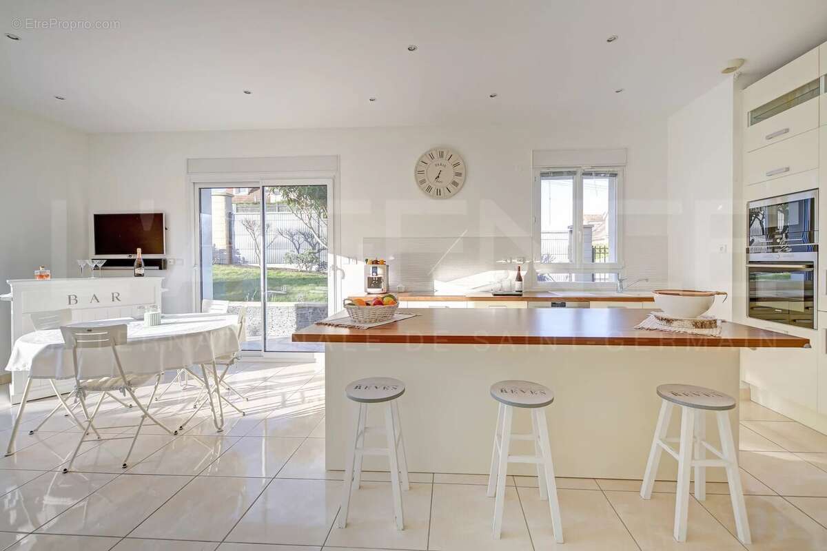 Maison à MAURECOURT