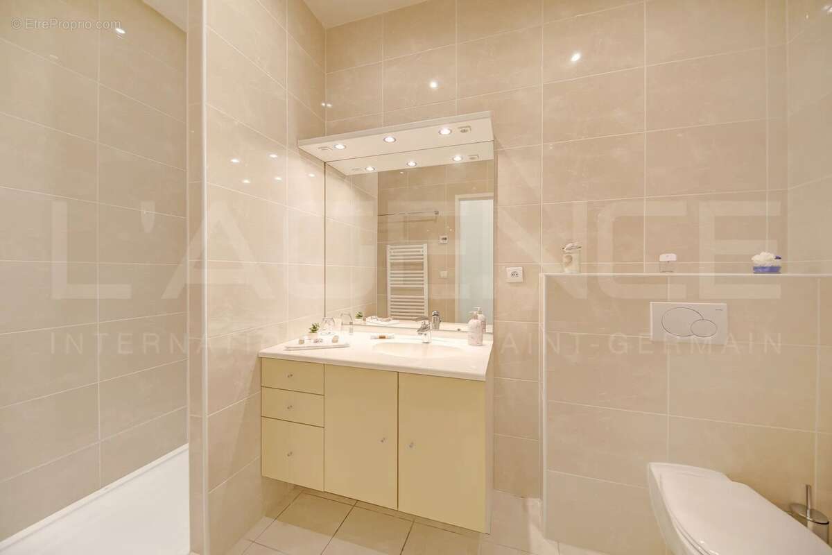 Maison à MAURECOURT