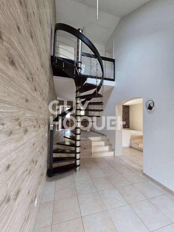 Maison à JOUY-AUX-ARCHES