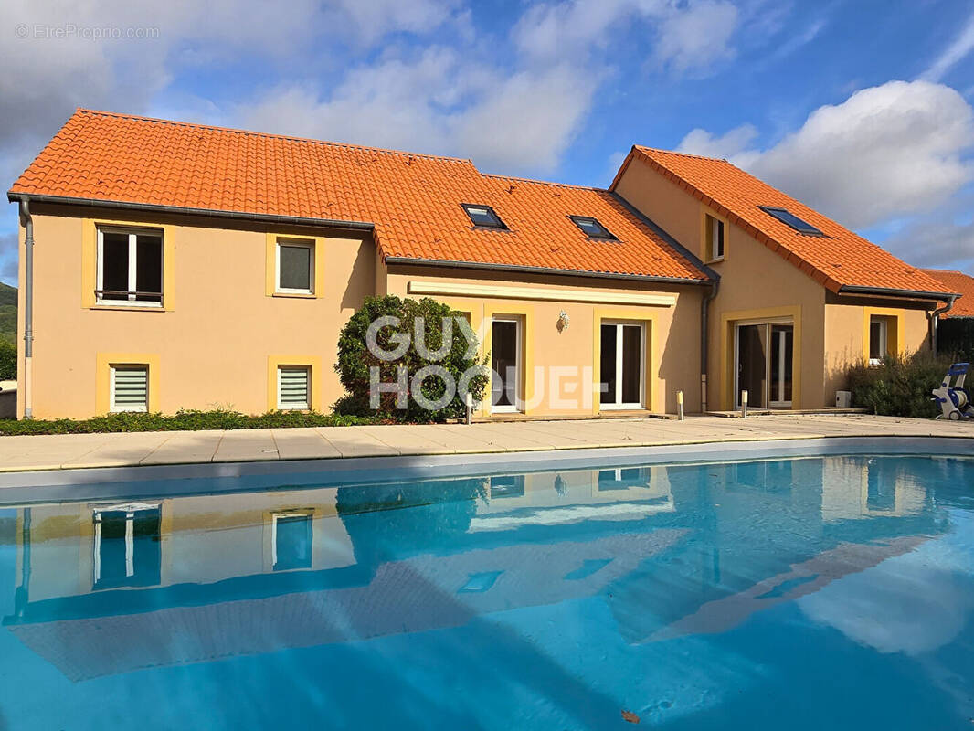 Maison à JOUY-AUX-ARCHES