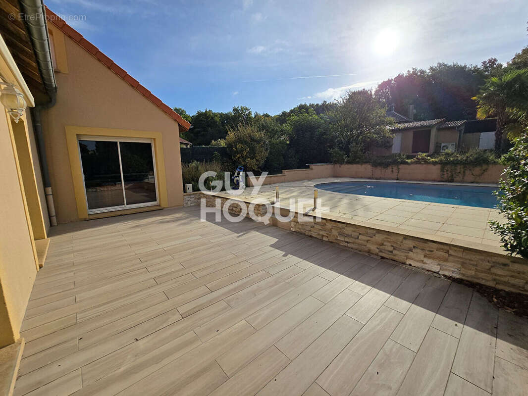 Maison à JOUY-AUX-ARCHES