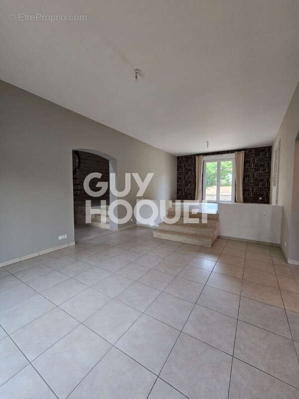 Maison à JOUY-AUX-ARCHES