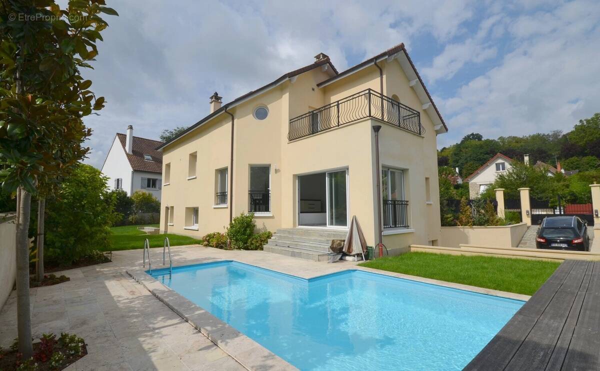 Maison à LOUVECIENNES