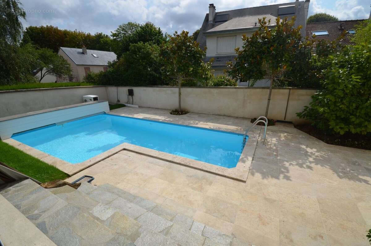 Maison à LOUVECIENNES